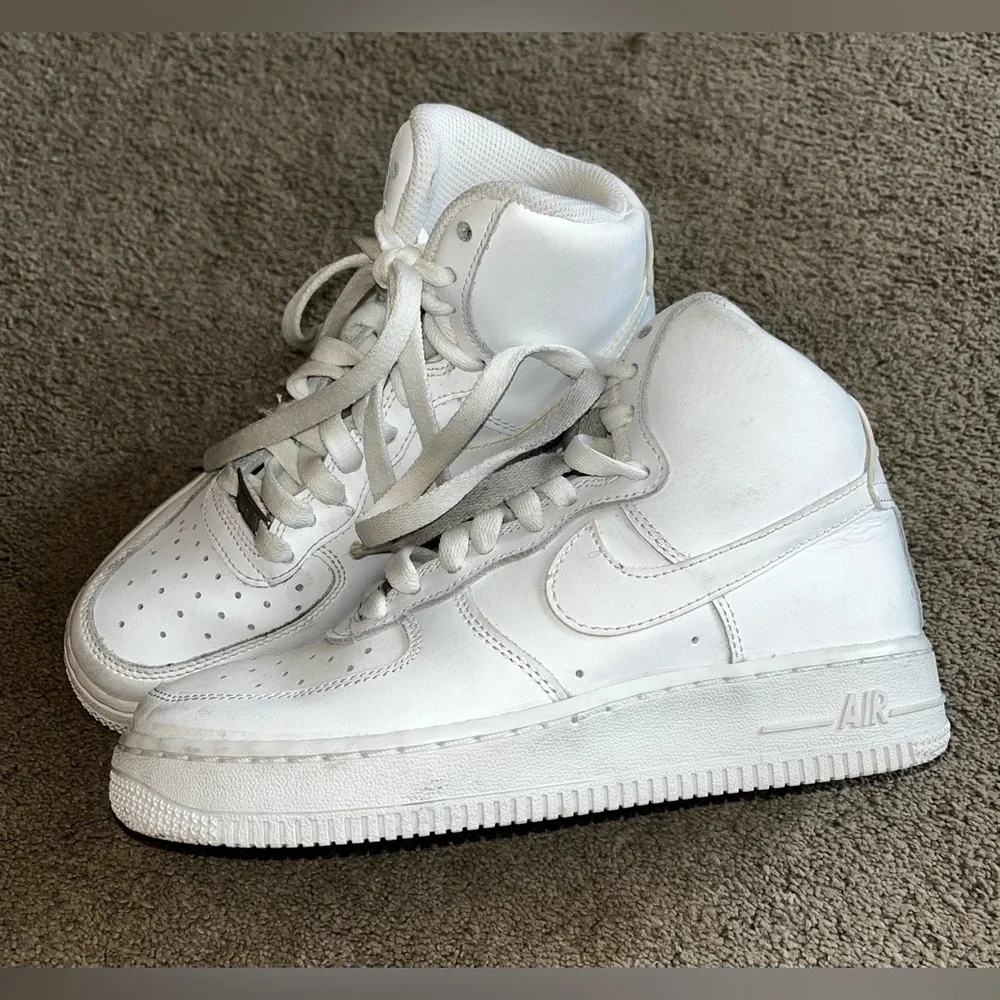 Nike Youth size 4Y White Air Force 1 High Top Sneakers